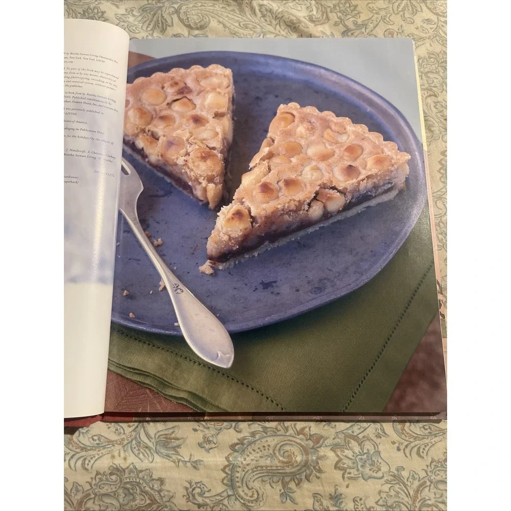 Martha‎ Stewart Classic Crafts and Recipes for the Holidays, Hardcover, 2001